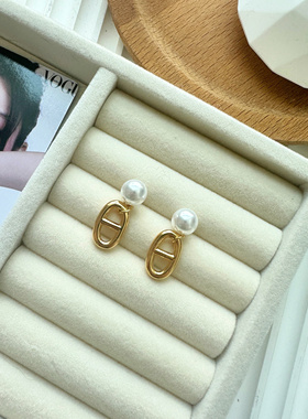 猪鼻子淡水珍珠耳环简约气质小众设计高级感简约ins网红耳坠