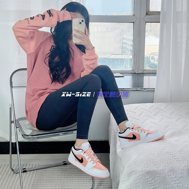 向往体育Nike/耐克AirJordan1女子AJ1白粉低帮复古板鞋DM8960-801