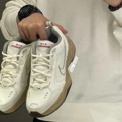 向往体育Nike/耐克Air Monarch 4莫妮卡秋冬休闲老爹鞋IQ9792-112