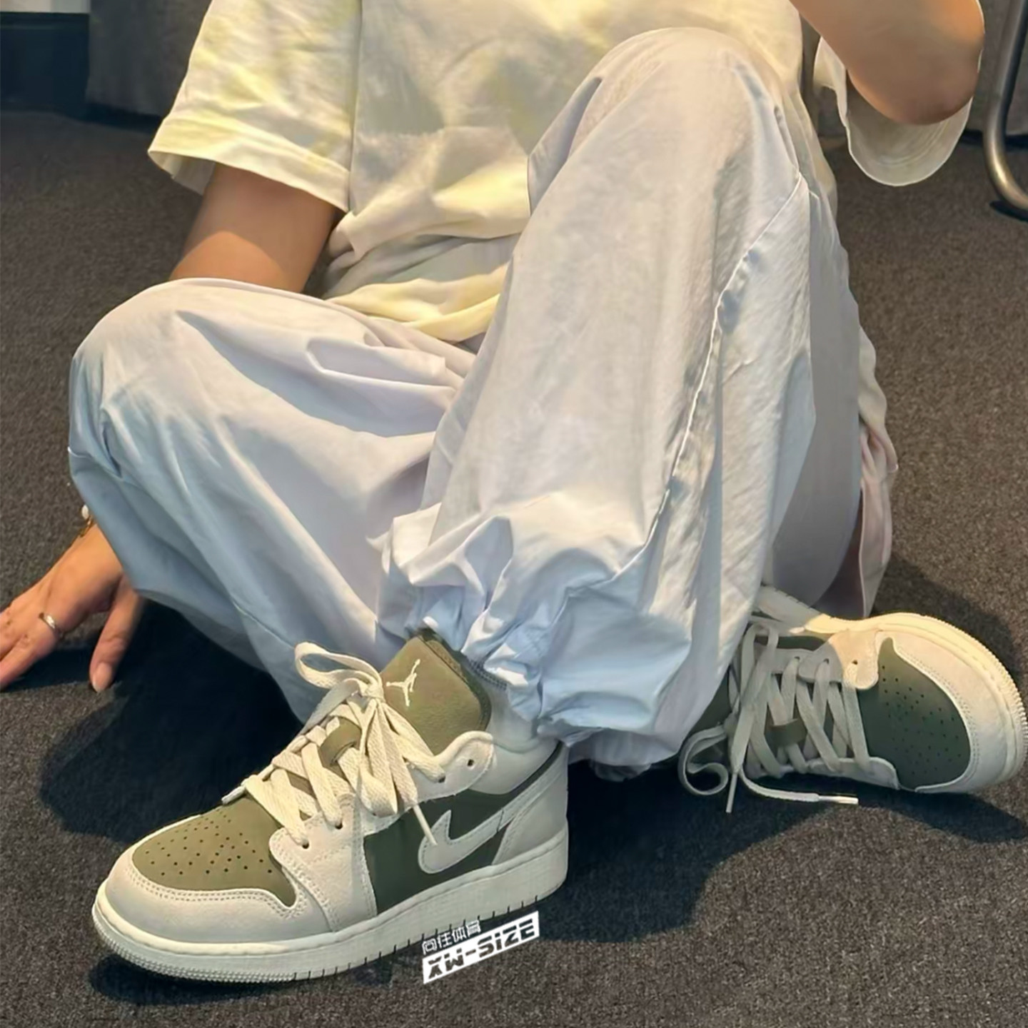 向往体育Nike Air Jordan1新款AJ1复古灰绿休闲板鞋HV4396-201