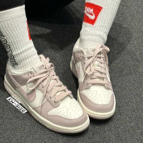Nike耐克Dunk低帮香芋粉板鞋