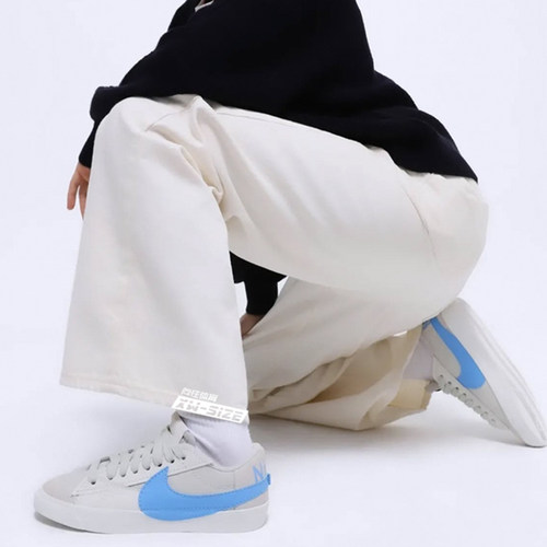 Nike女子Blazer白粉大logo板鞋