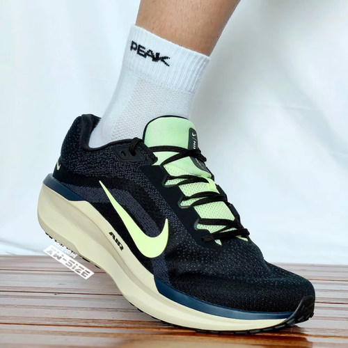 Nike耐克Winflo11低帮透气跑步鞋