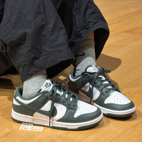 Nike耐克复古Dunk休闲经典板鞋