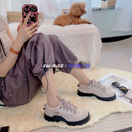 Nike女子厚底增高麂皮马丁靴子