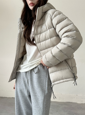 简约排骨羽绒服女款2025秋冬新款连帽90白鸭绒135g轻薄款外套保暖