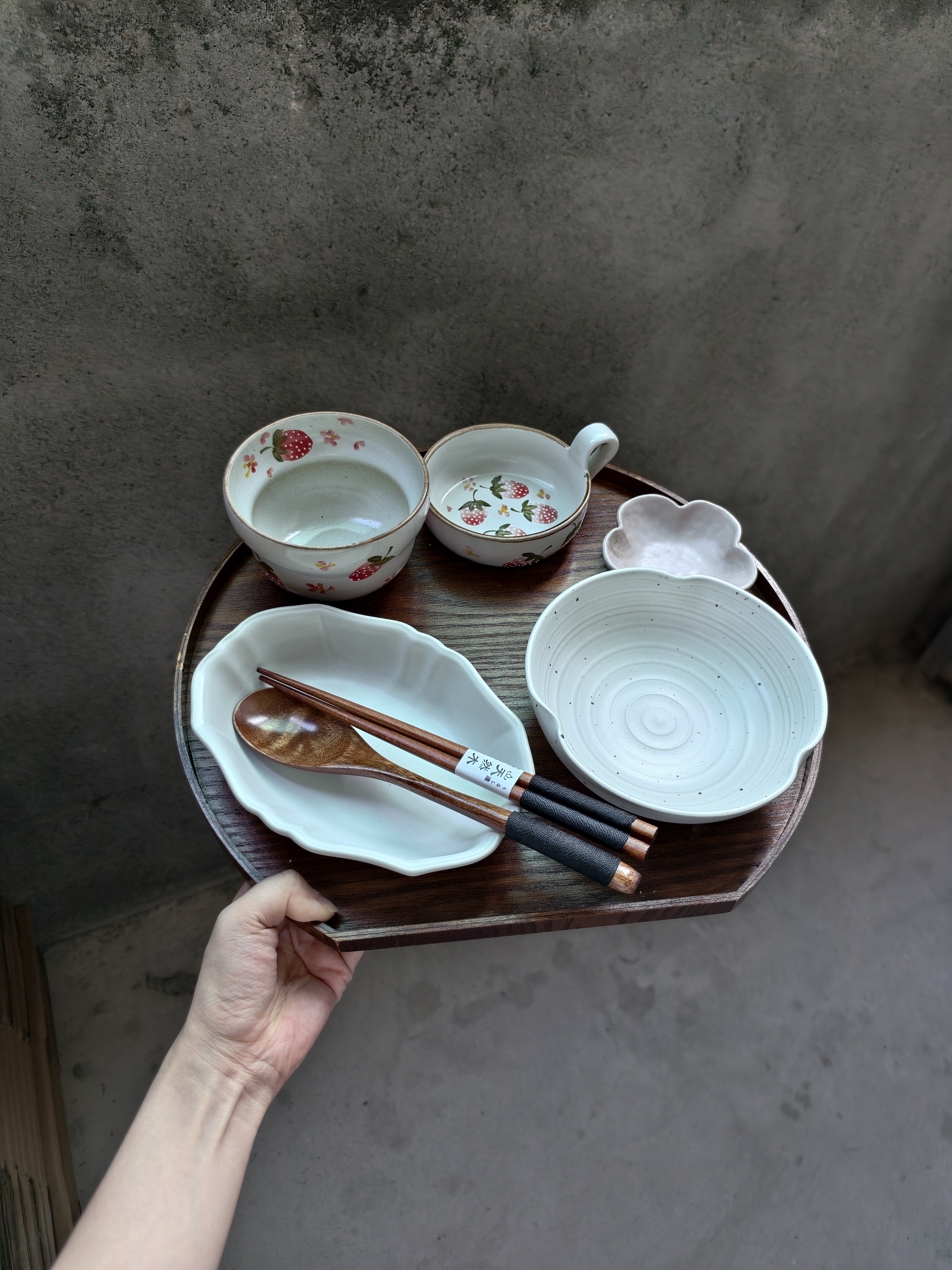 手绘草莓  景德镇手绘一人食餐具精致餐具分餐制月子餐具减脂餐具