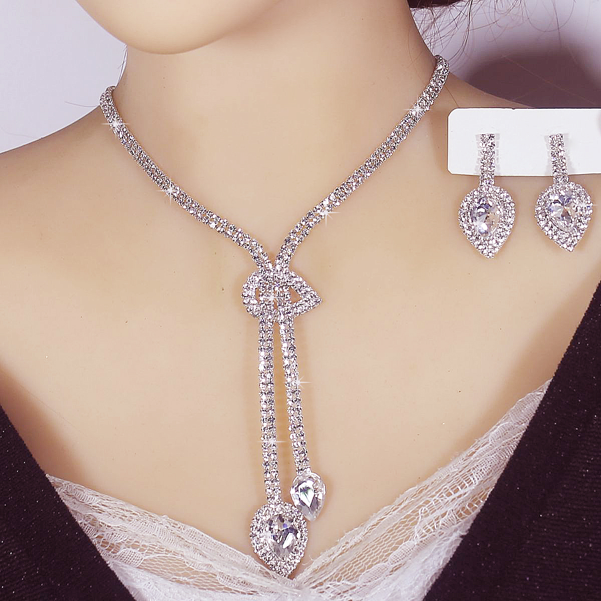 法式宫廷璀璨奢华精致合金水钻珍珠项链耳环首饰套装婚纱配饰饰品