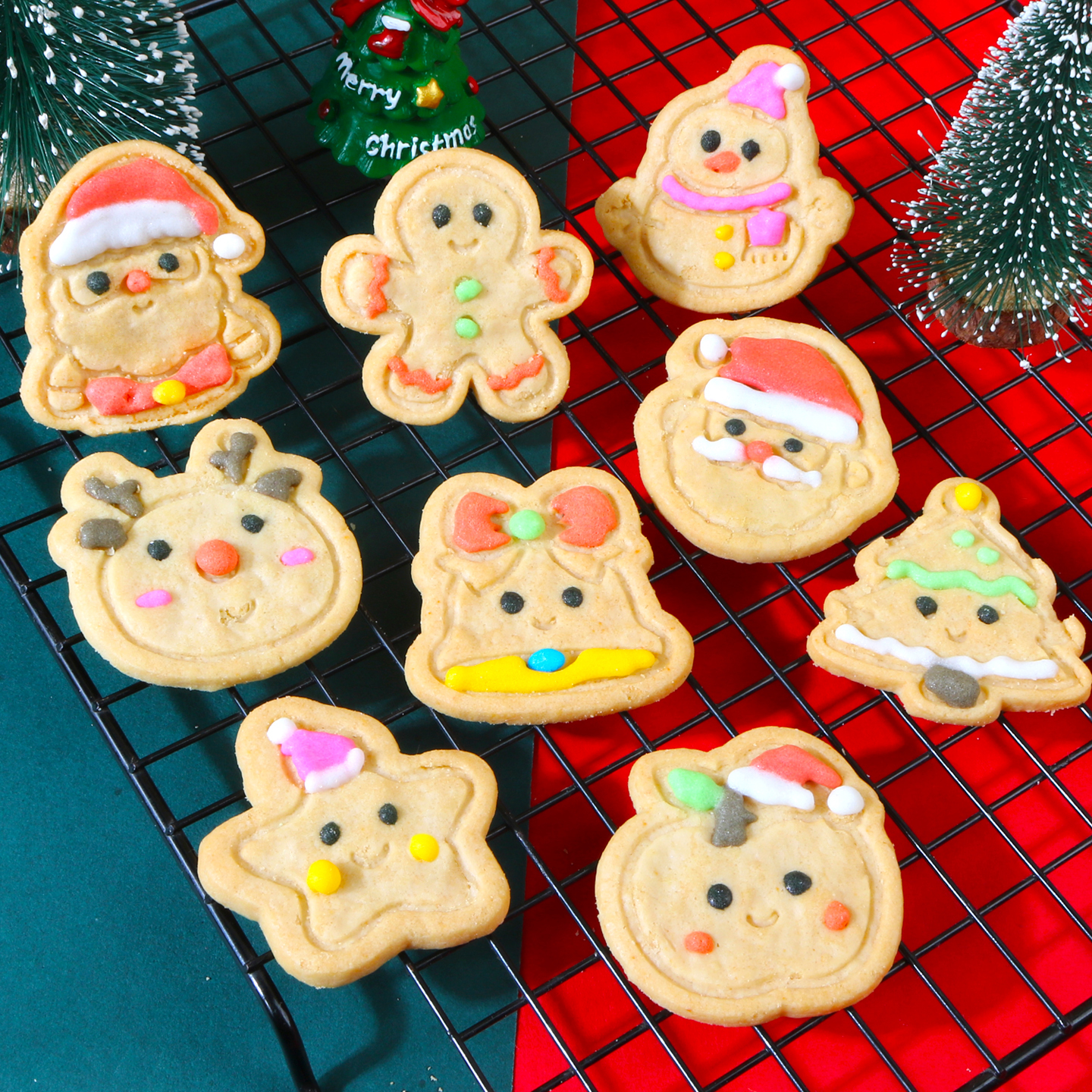 大块的糖霜裱花圣诞节曲奇黄油饼干可爱雪人图案圣诞主题活动零食