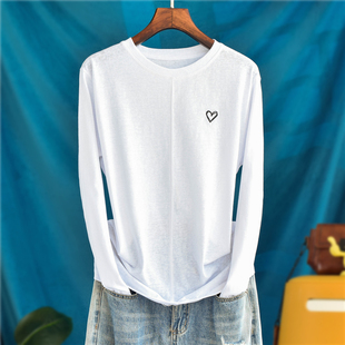 宽松显瘦中线精致爱心刺绣字母长袖白色T恤女薄款柔软打底衫上衣