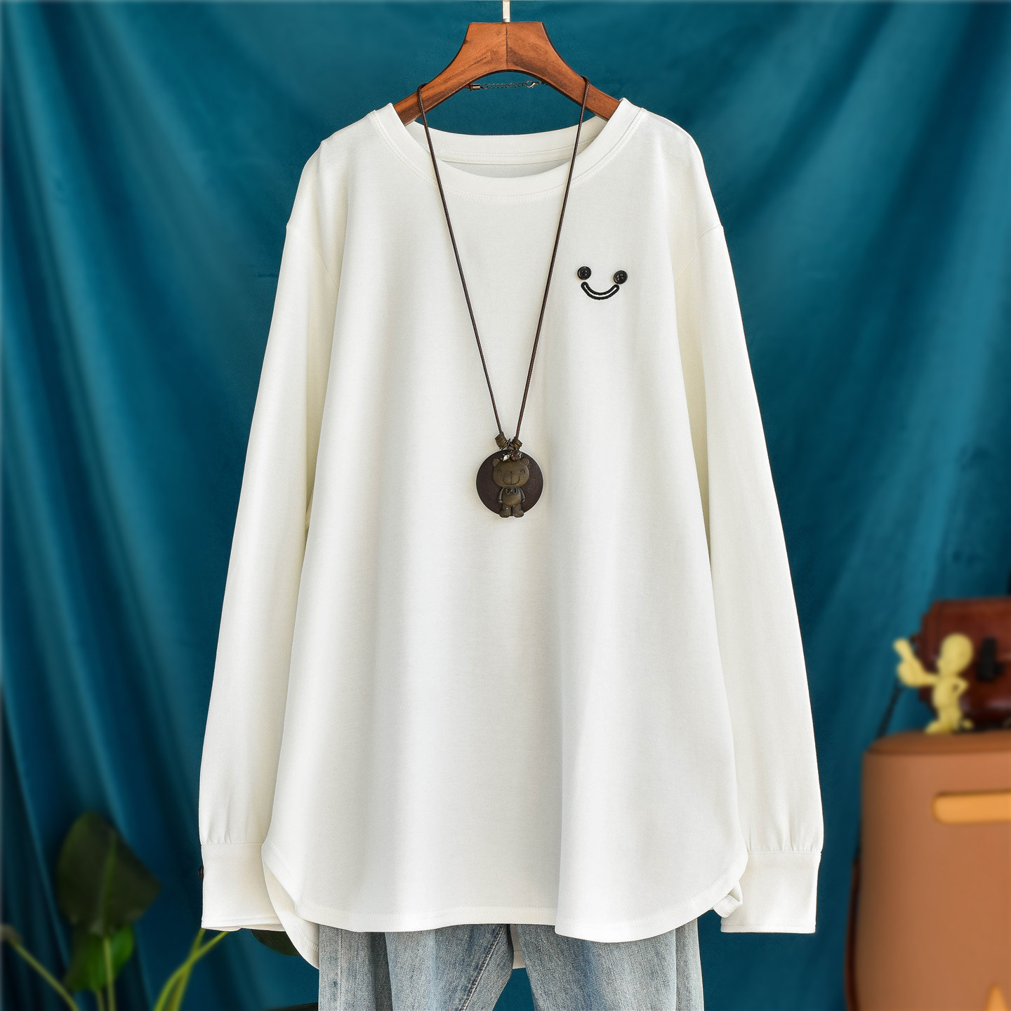 宽松大码加厚笑脸刺绣中长款长袖t恤女秋冬打底衫内搭遮屁股上衣