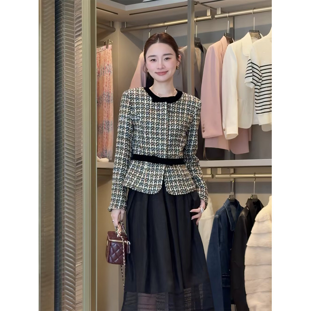 邱莹莹【现货】 “华伦小香”绵羊毛粗花丝绒小香风外套