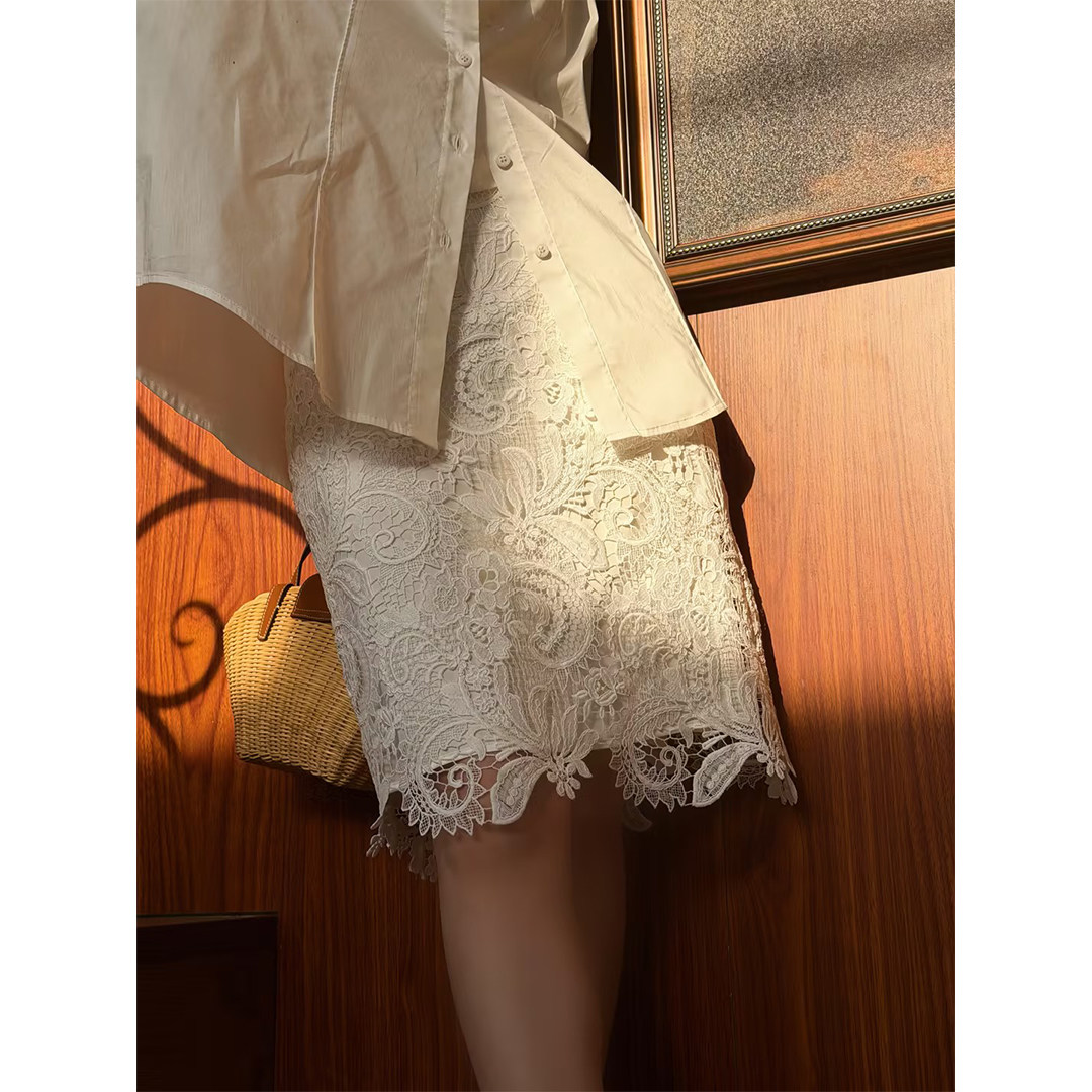 邱莹莹HELA AOMI &ldquo;定位蕾丝&rdquo;法式蕾丝钩花刺绣显瘦A字半裙