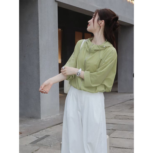 邱莹莹  