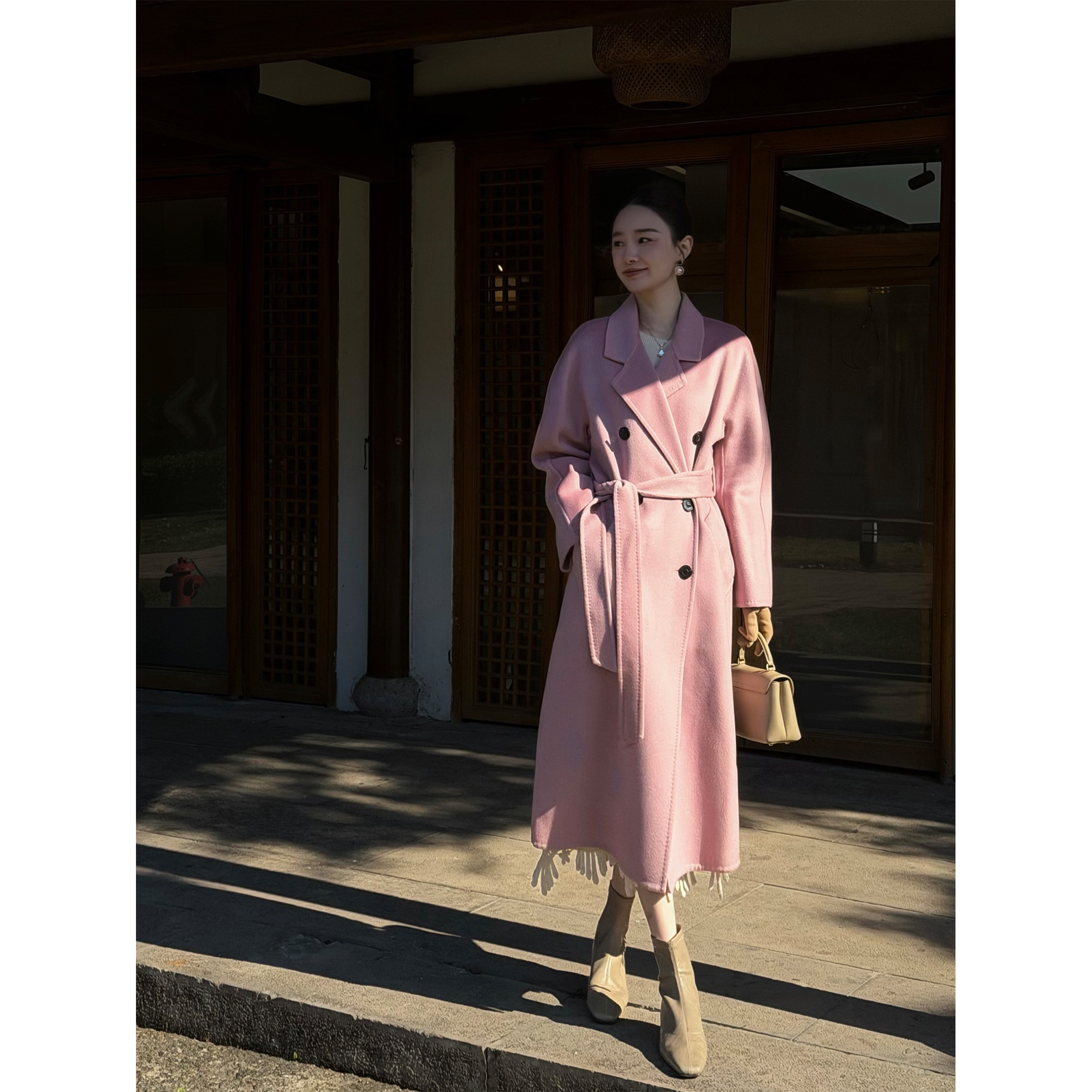 邱莹莹 HELA AOMI “120S光泽大衣”绵羊毛90.2%+山羊绒松弛大衣