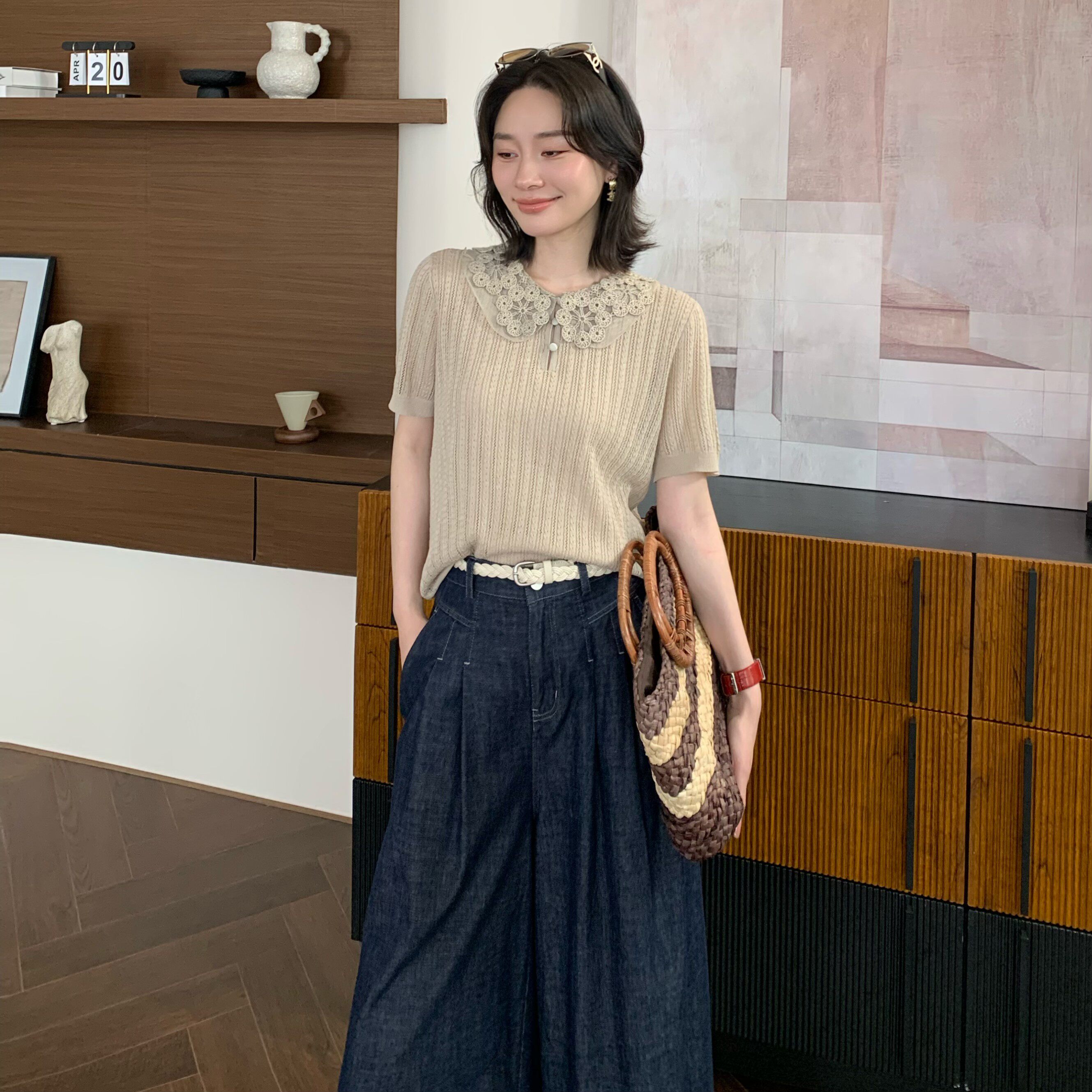 邱莹莹 "手工钩花领"莱赛尔亚麻竖条纹理绞花拼接绣花短袖针织衫