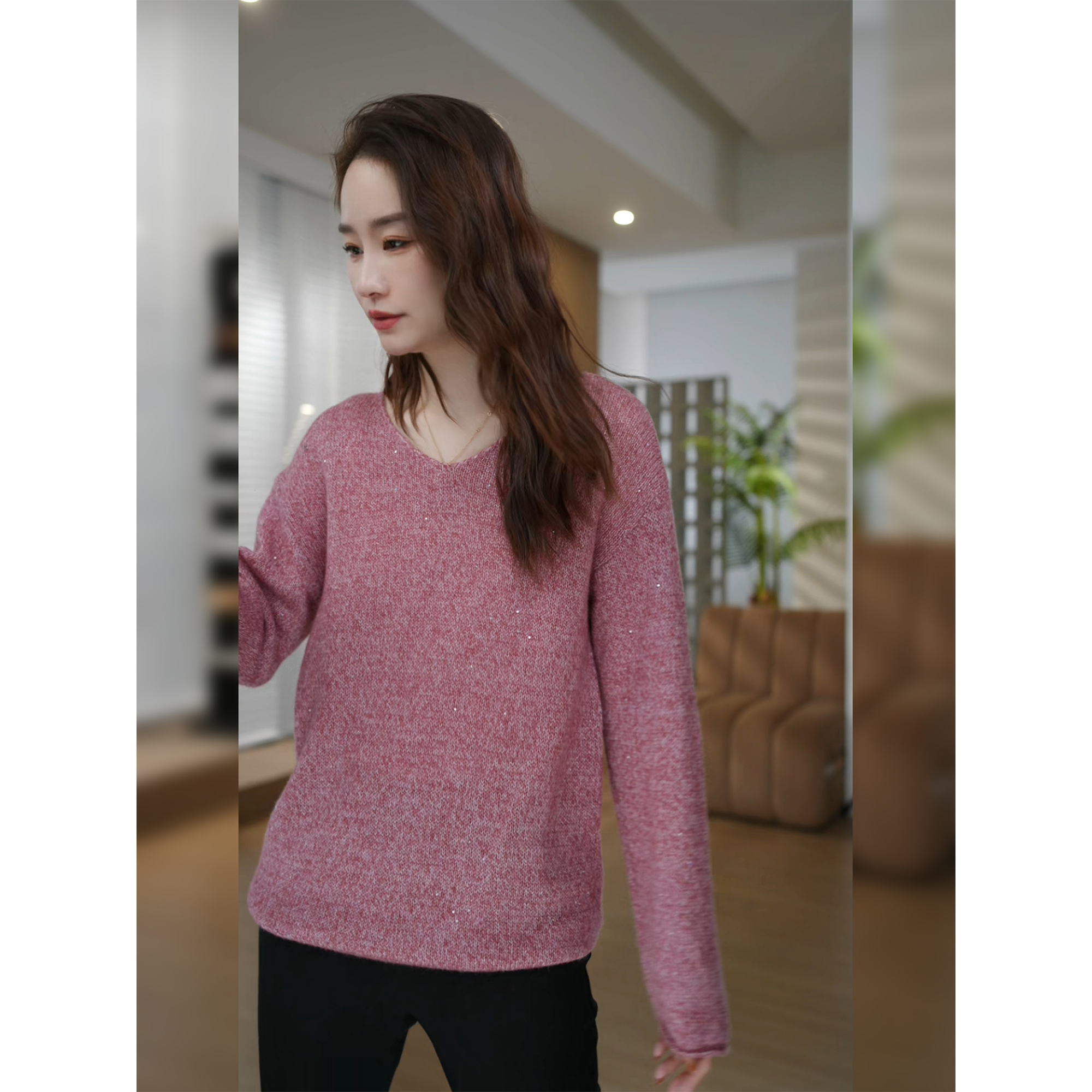 邱莹莹 HELA AOMI “矜贵松弛”山羊绒5.2%+莱赛尔羊驼毛针织衫