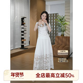 柔云裳 邱莹莹HELA AOMI 一字领镂空刺绣不规则花边两件套女春