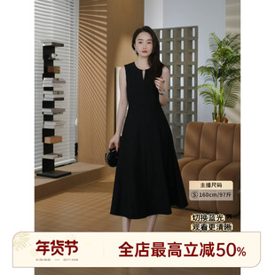 邱莹莹 HELAAOMI“华尔兹”赫本风无袖V领小黑裙气质无袖背心长裙