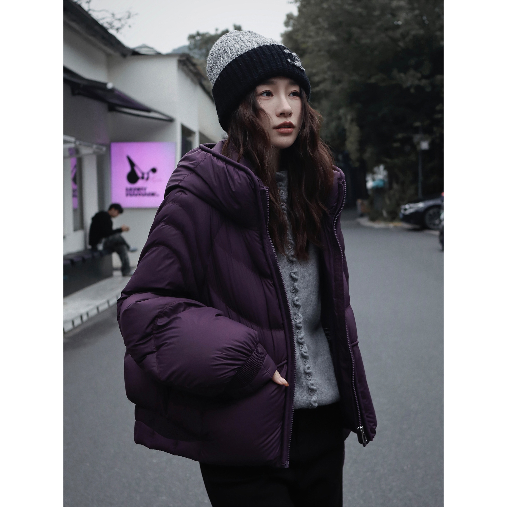邱莹莹 HELA AOMI “紫葡萄~”90白鸭绒短款连帽宽松羽绒服