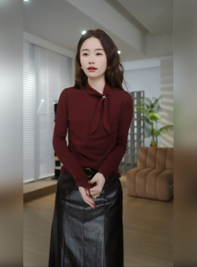 邱莹莹 HELA AOMI “兔耳朵”造型感千金风飘带打底针织衫