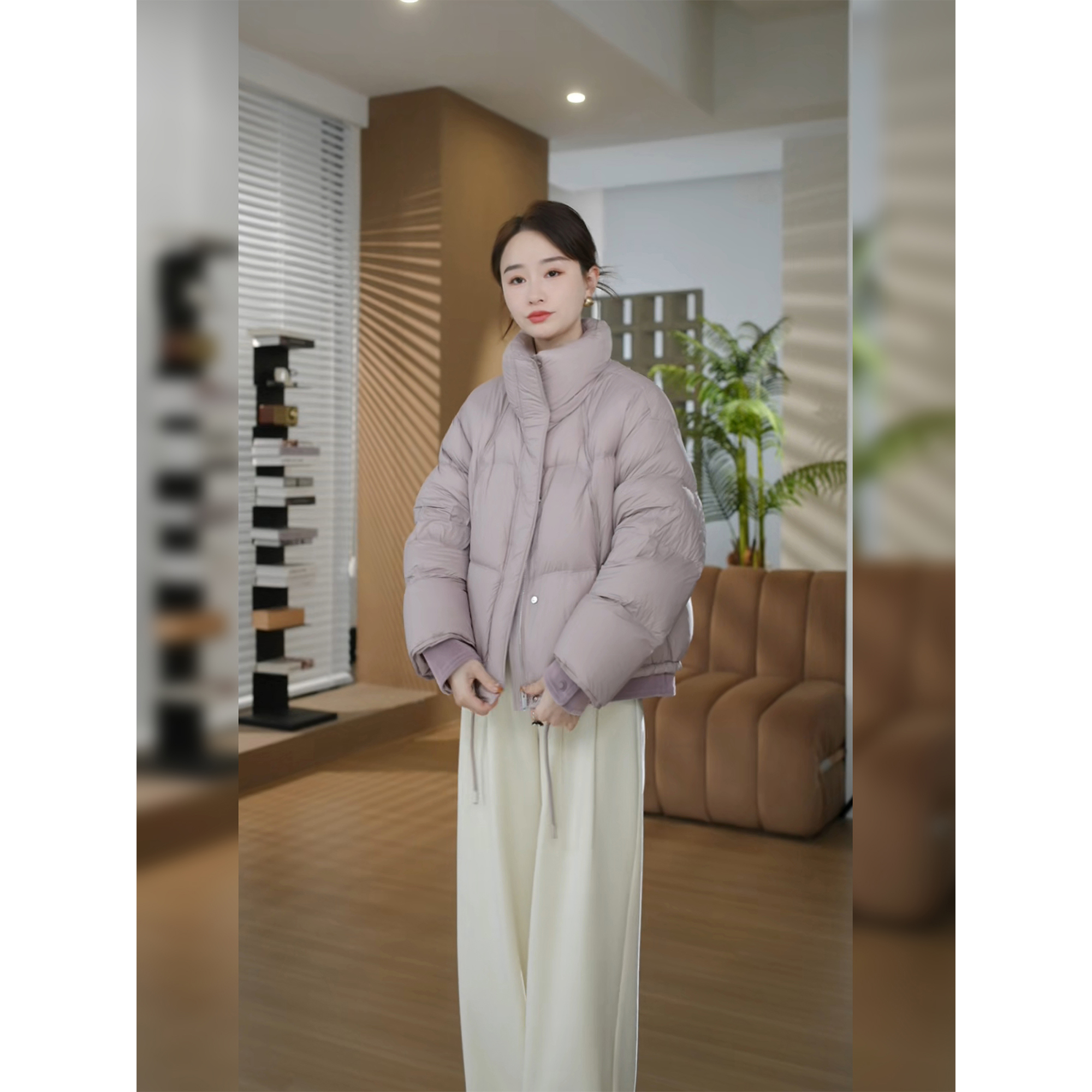 邱莹莹 HELA AOMI “三星短鹅”90白鹅绒经典短款面包羽绒服