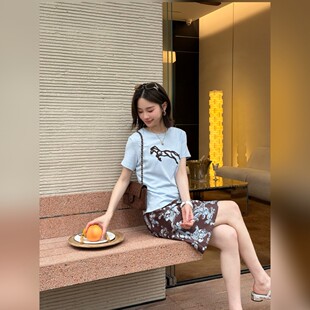 邱莹莹 原创-