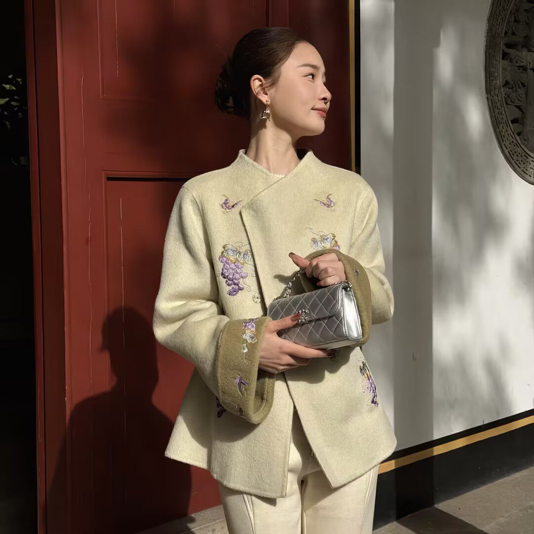 邱莹莹  “葡气满满”绵羊毛100%新中式盘扣斜襟大衣
