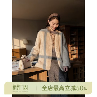 银月霜华 AOMI 绒感保暖斜方口袋单排扣短外套 HELA 邱莹莹