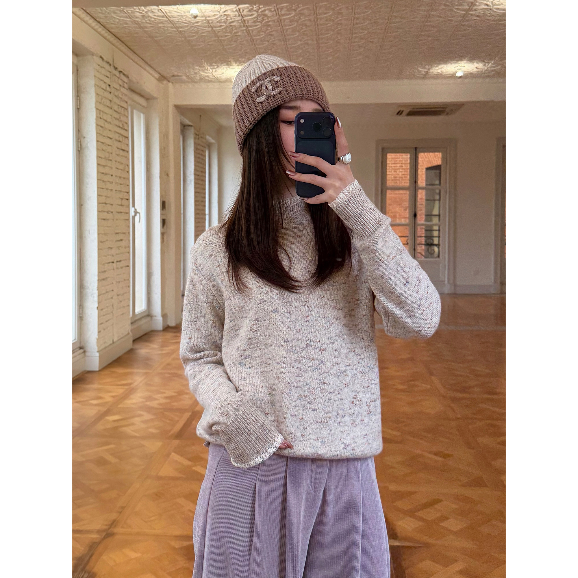 邱莹莹 HELA AOMI “浆果蜜语”绵羊毛氛围感彩点宽松针织衫