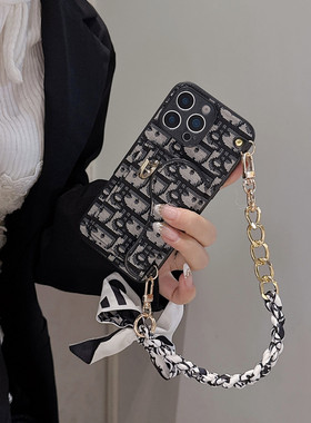 适用苹果17/16promax手机壳手提华为mate80pro潮牌荣耀500女oppofindx9潮牌小米17插卡vivoX200Pro外壳斜挎