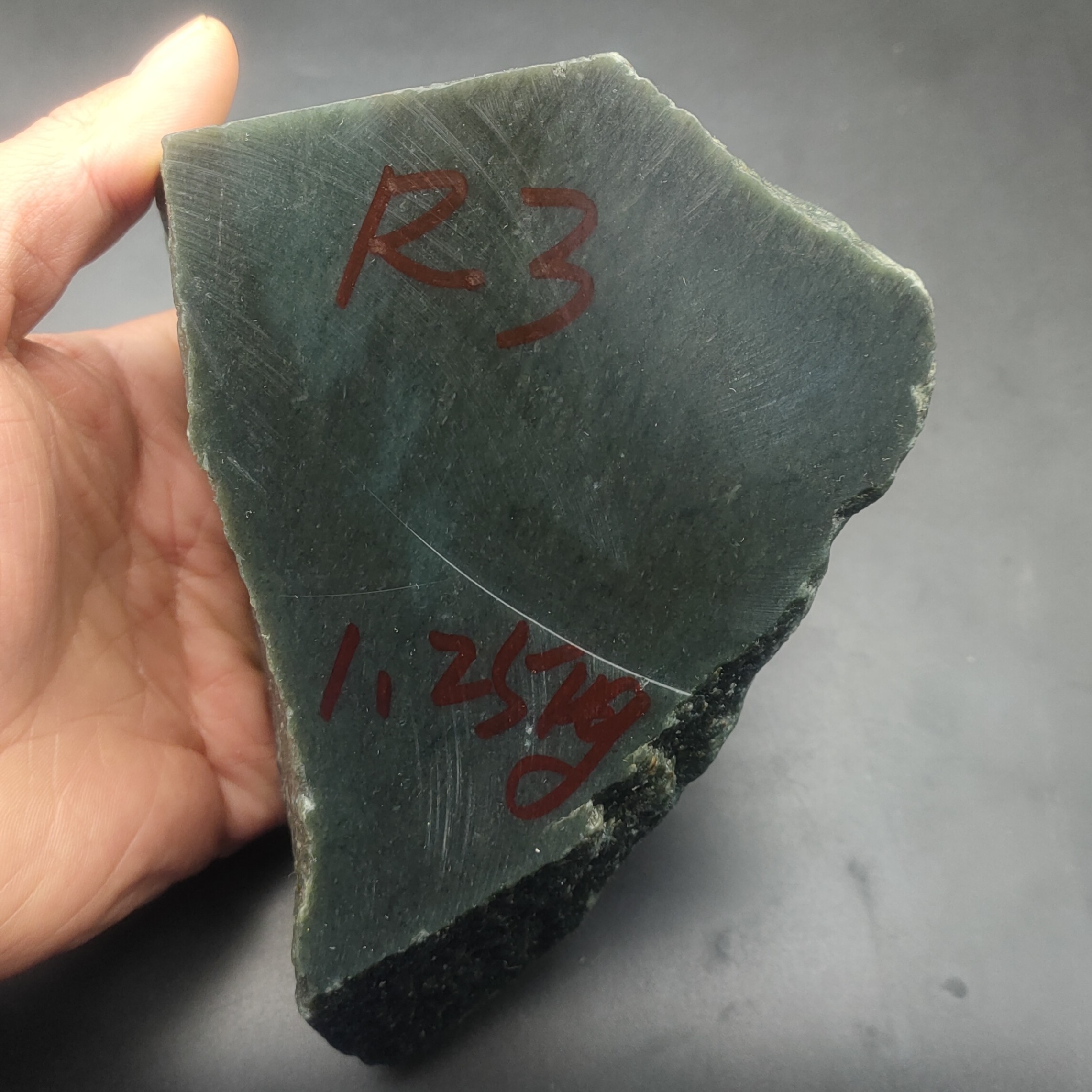 新疆和田玉原石毛料边角料糖青玉r3雕刻摆件牌子吊坠挂件珠子玉料