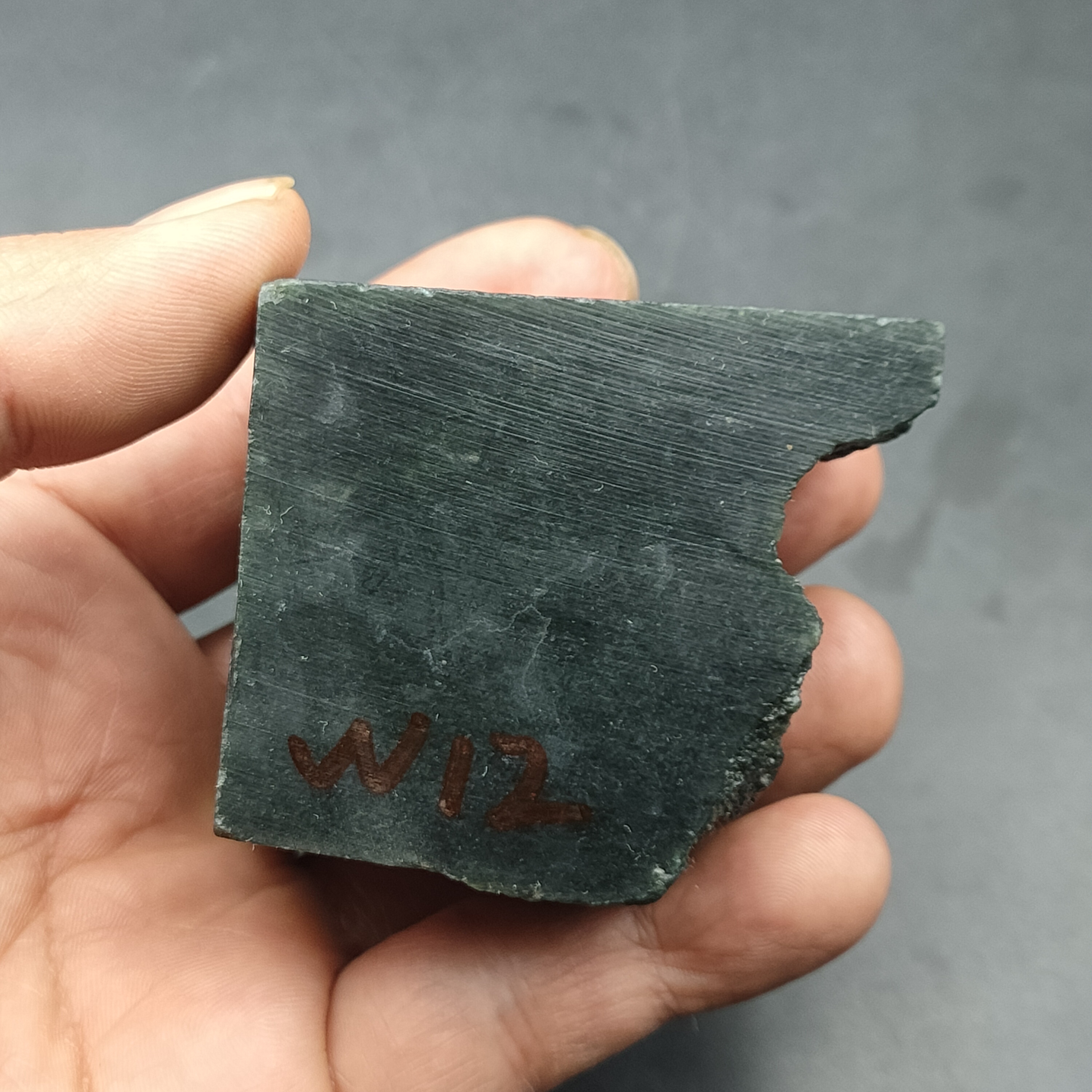 新疆和田玉原石毛料边角料下脚料塔县黑青玉w12雕刻吊坠挂件珠子