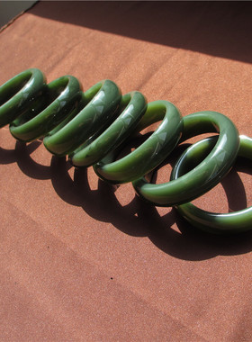 俄罗斯碧玉鸭蛋青手镯扁条无结构