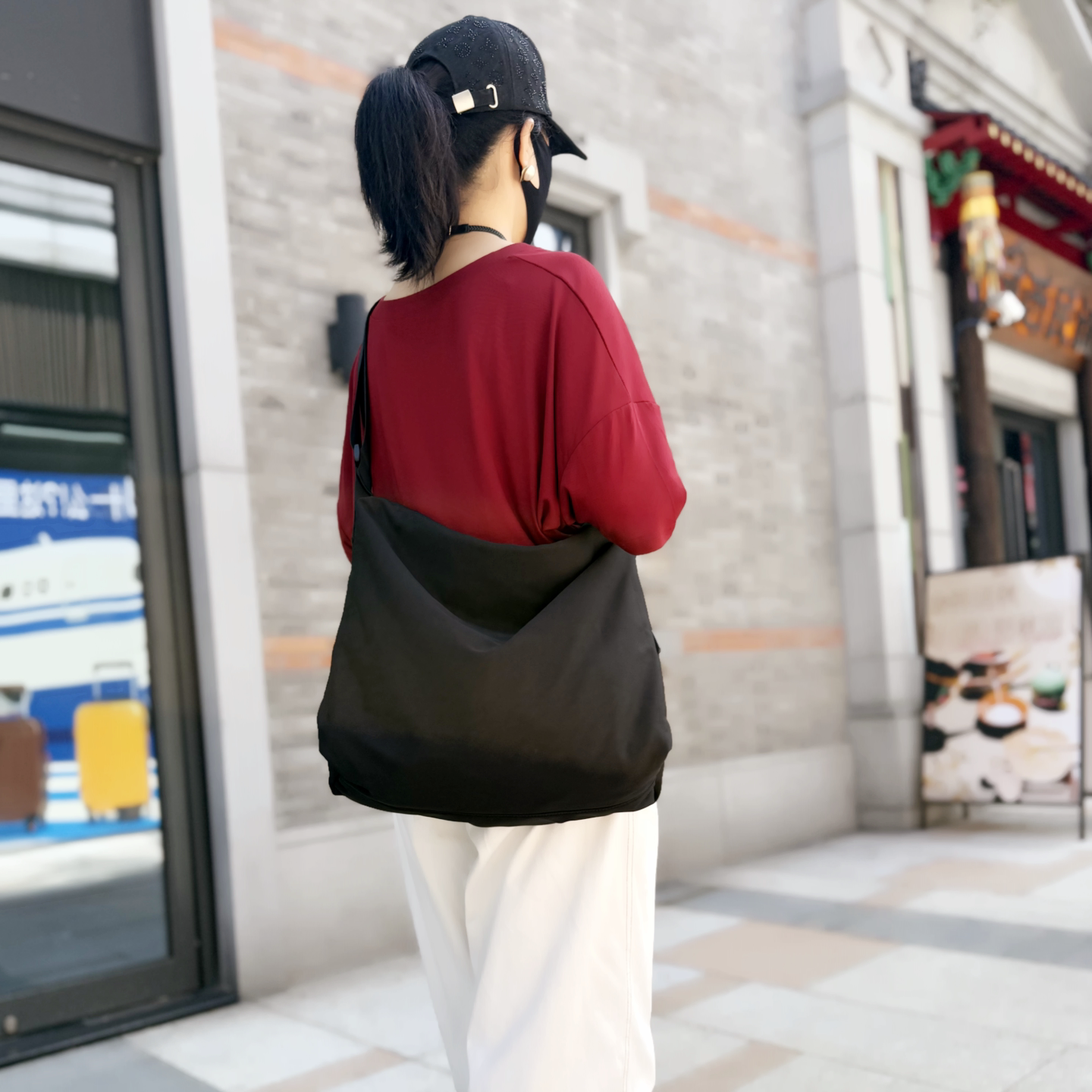 春简约大容量托特包女通勤百搭单肩斜挎包尼龙布饺子包轻便旅行包