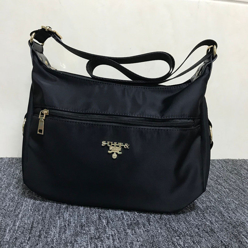 防水牛津布中年妈妈包单肩斜挎女包休闲简约轻便多口袋大容量布包