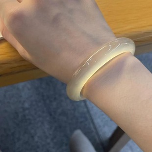 香槟金色高冰种玉手镯玉髓玛瑙翡翠平替白月光起胶感独龙玉镯送礼