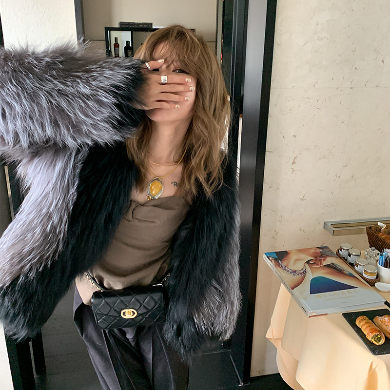 皮草外套女洋气时髦2023新款爆款高端网红短款2023冬款狐狸毛真毛