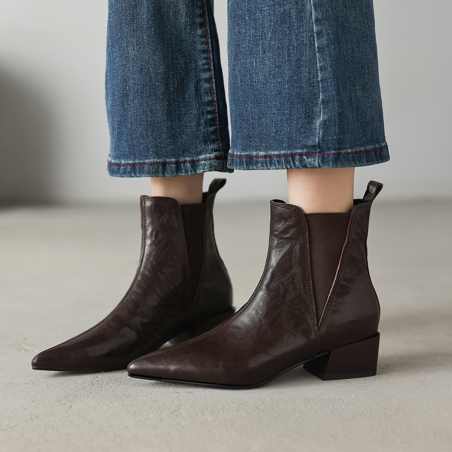 切尔西女靴羊皮小短靴尖头马丁靴