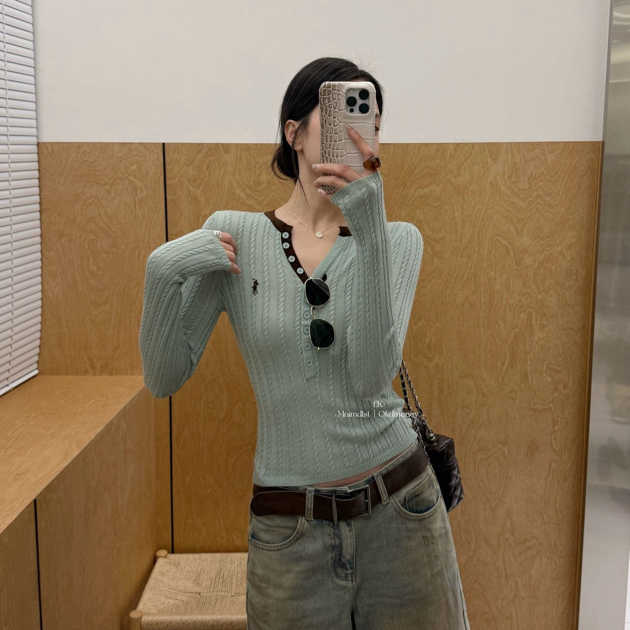 早春韩版撞色V领刺绣小马修身显瘦麻花针织衫时尚百搭气质小衫女