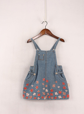 D夏款童装女童两侧带扣背后交叉下摆刺绣花朵纯棉牛仔连衣裙DD