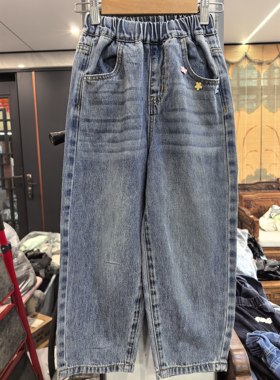 内销Y春秋款女童松紧腰柔软宽松直筒三色花后口袋毛绒花朵老爹裤