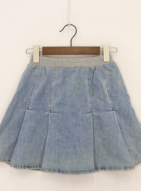 A春秋款童装   女童灰色腰前侧两方口袋白标带内衬牛仔百褶裙  DD