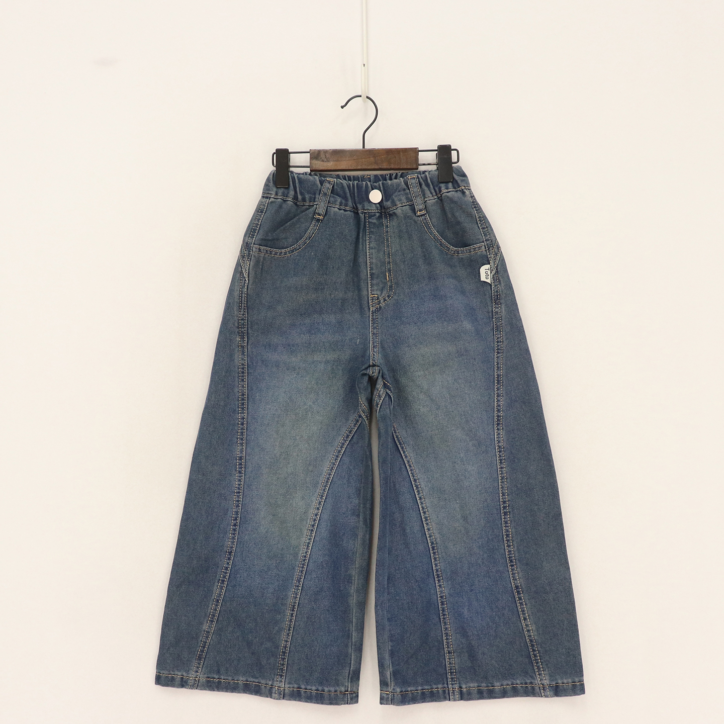 男女童两弧形白标牛仔宽松阔腿裤