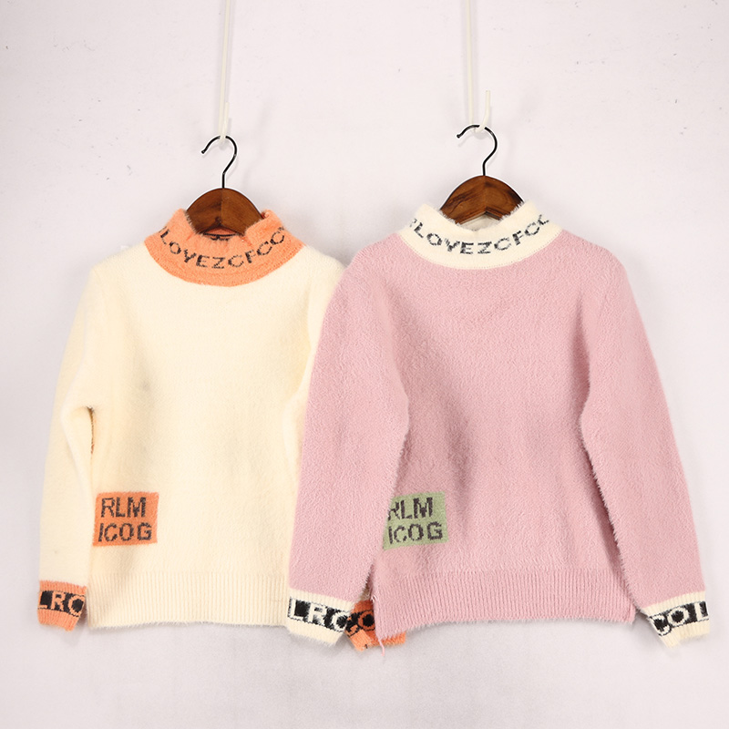 两色拼接撞色字母貂毛保暖毛衣