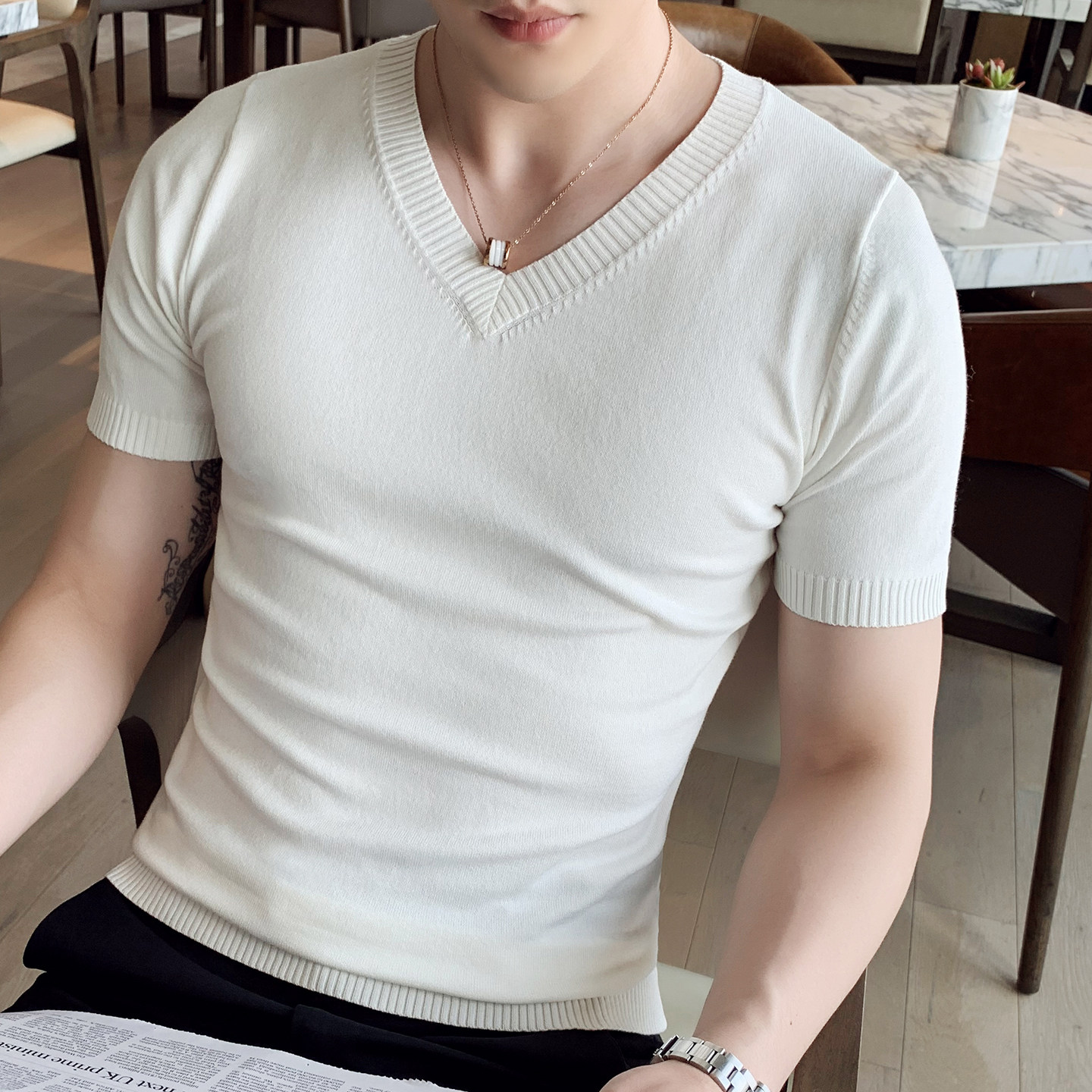 春秋薄款短袖针织衫t恤男V领白色套头打底衫青年纯色修身半袖上衣