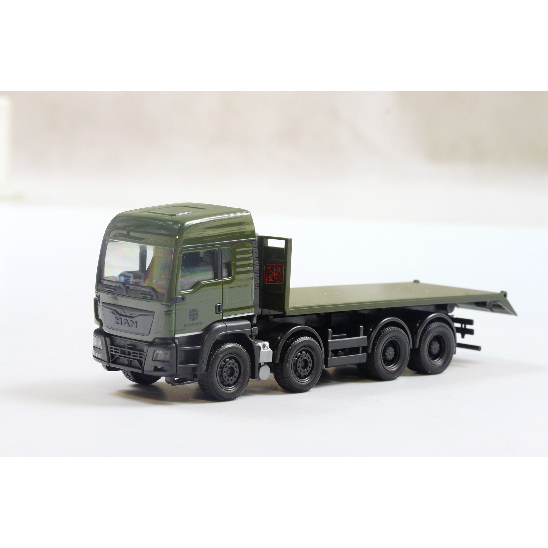 746816