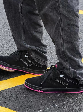 极路客蚁系列男女款低帮冷沾大底面包鞋牛皮反毛皮耐磨减震滑板鞋