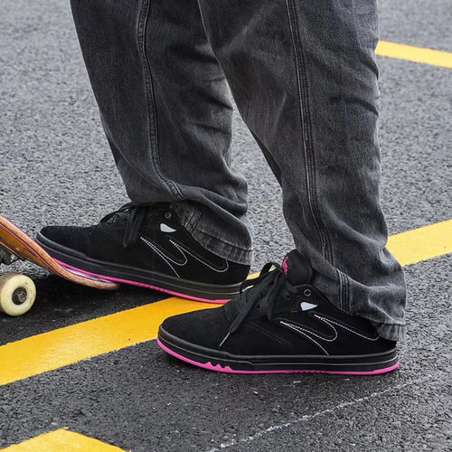 极路客蚁系列男女款低帮冷沾大底面包鞋牛皮反毛皮耐磨减震滑板鞋