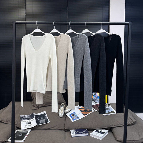 4P本期B入刚需款!全羊毛针织打底衫女修身显瘦纯色长袖V领上衣